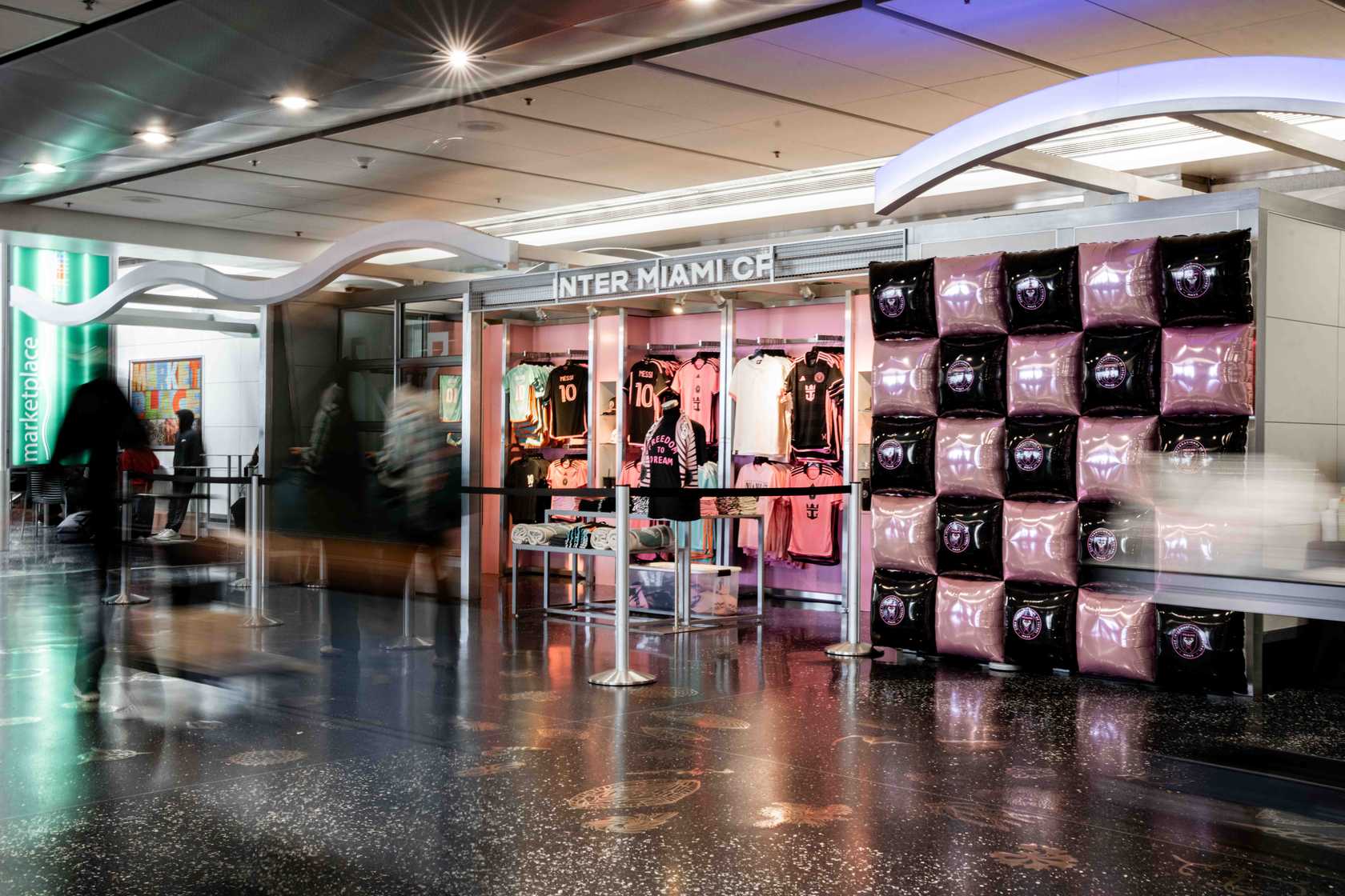 MiamiAirport-Teamstore